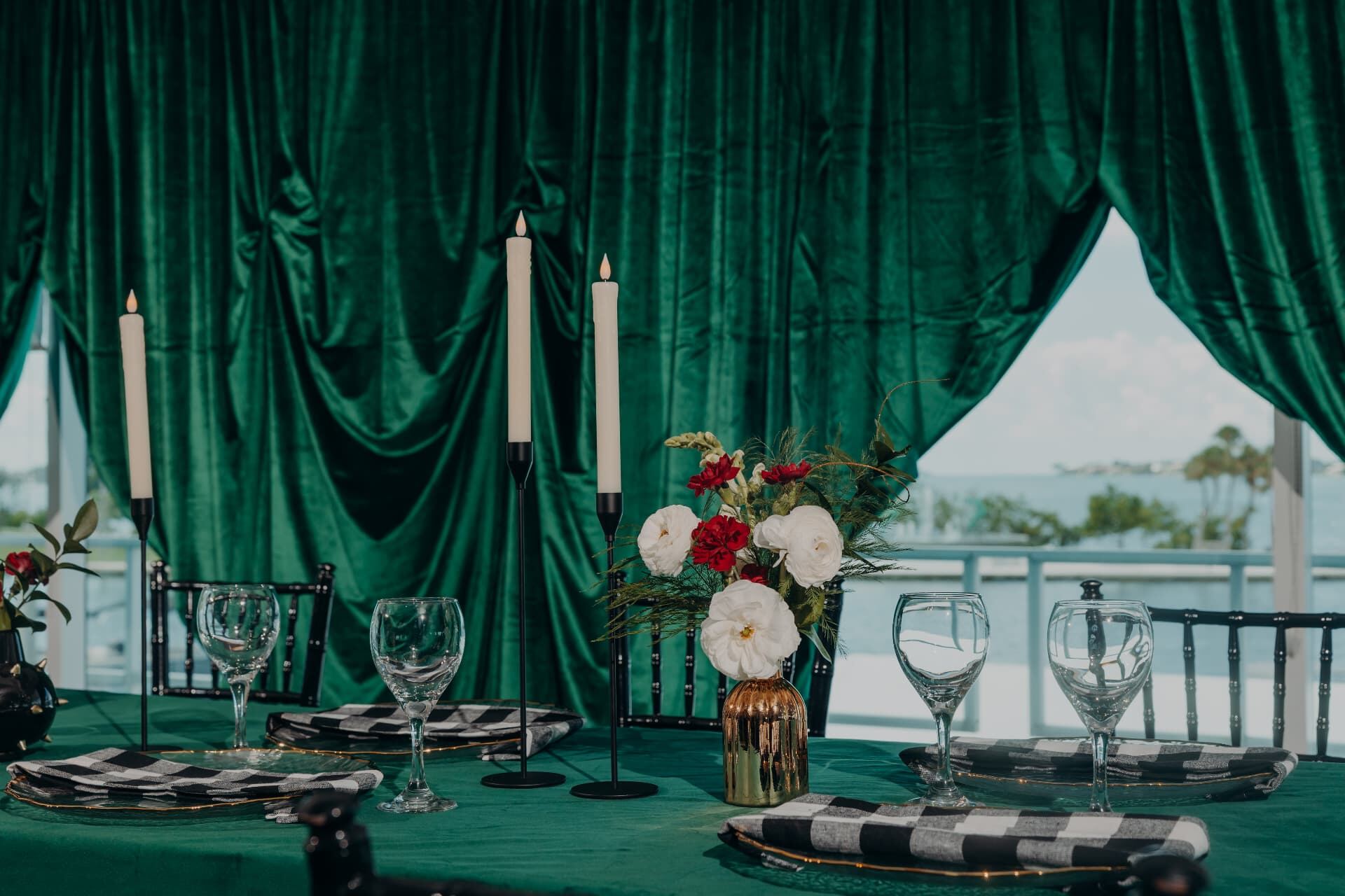 Emerald velvet themed table planned by Kingsley Event Consulting